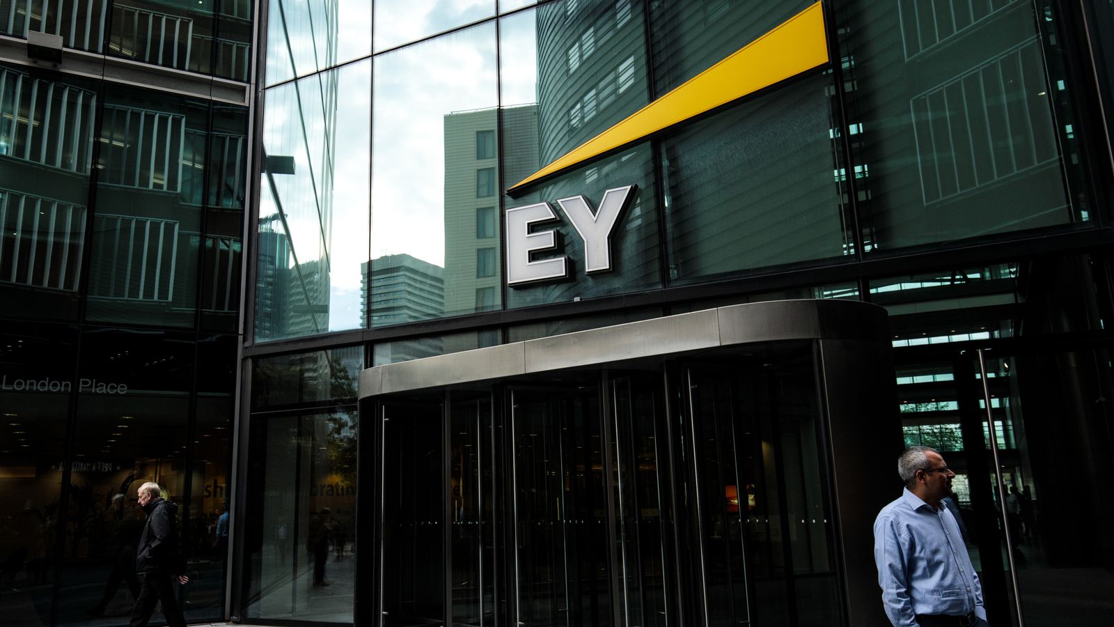 Landmark business split leads to EY-AuditBoard alliance