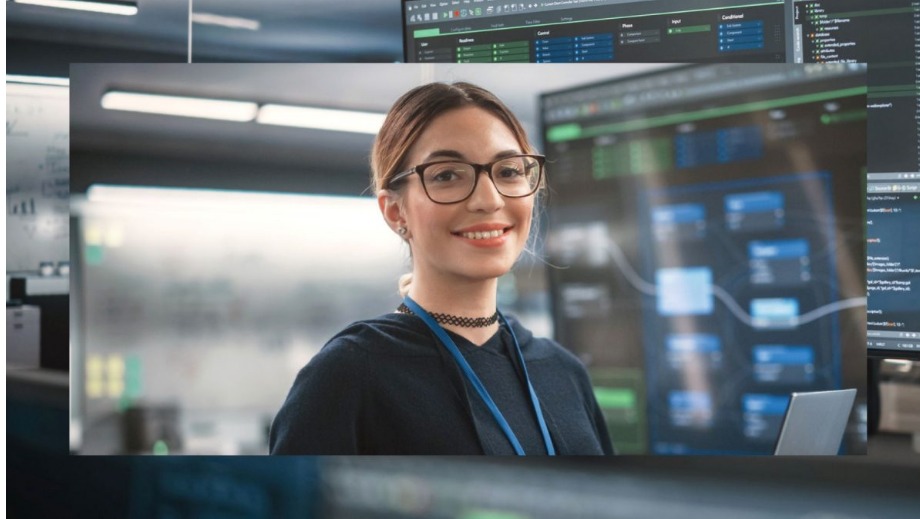 Woman smiling and working on a supercomputer : HPE NVIDIA AI