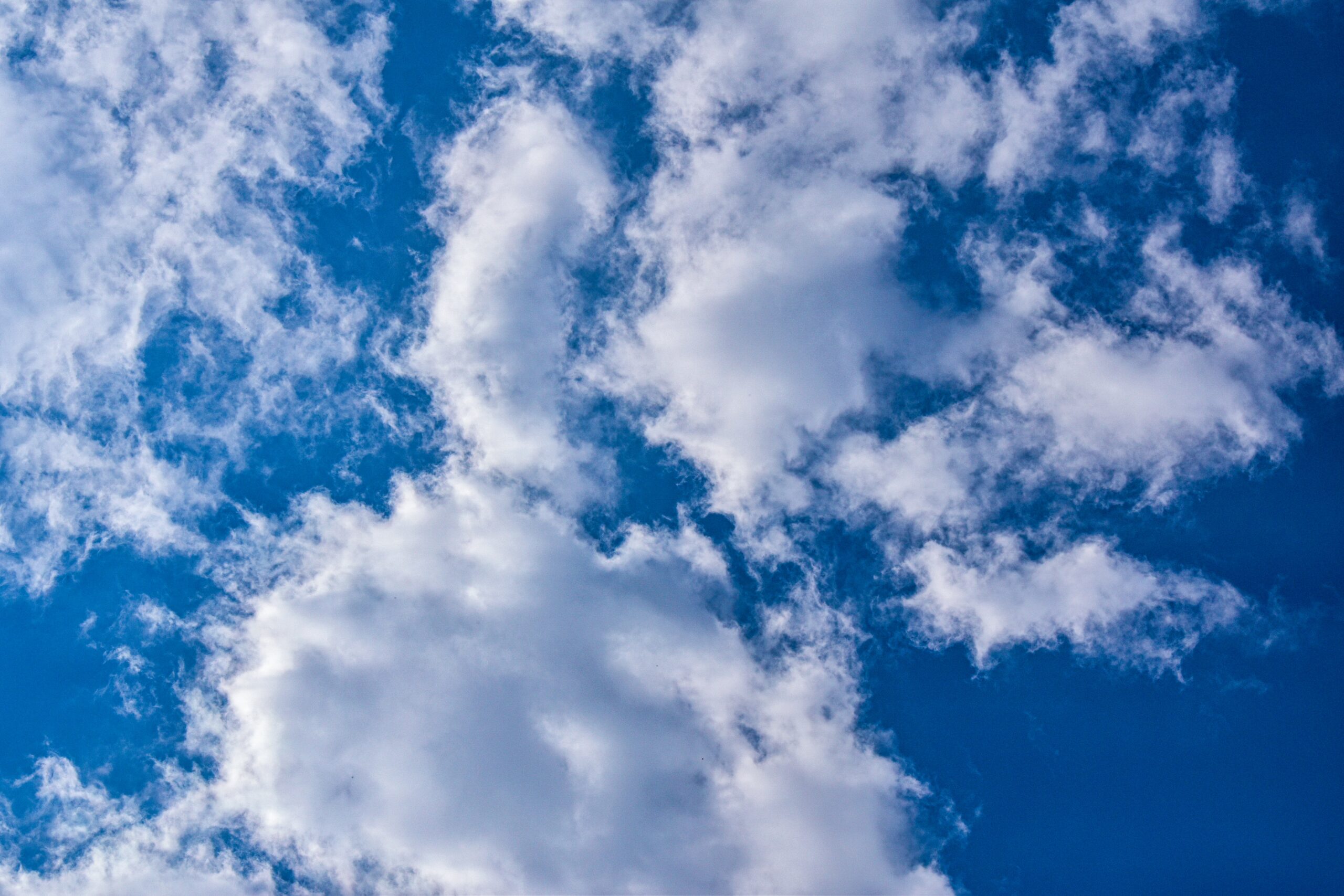 View of a semi cloudy sky on a rather sunny day | systemair Infor