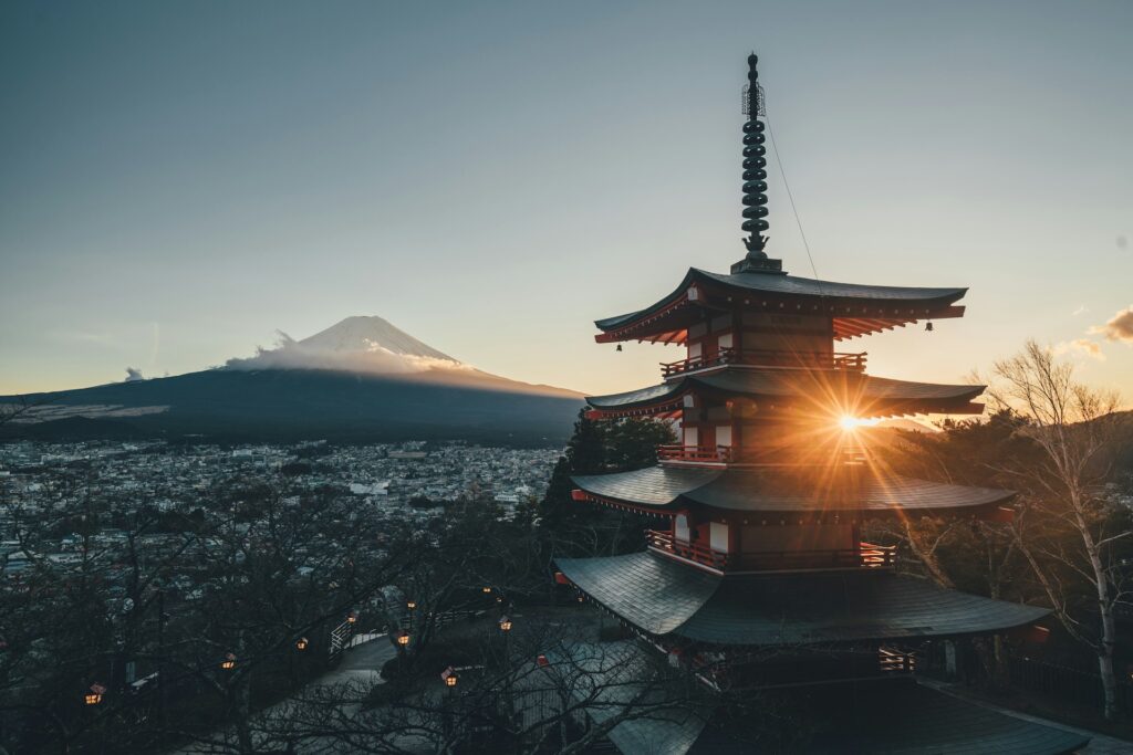 image of Temple, Fujisan and Sun | Oracle Japan