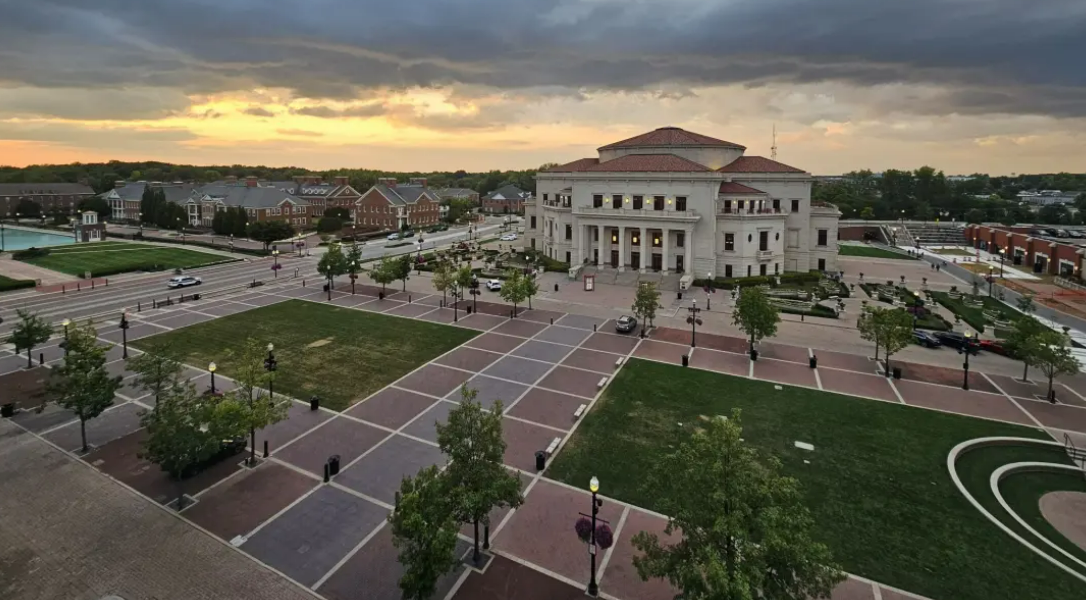 a municipal building in The City of Carmel in Indiana, US | City of Carmel, Indiana, powers smart city infrastructure with HPE Aruba Networking