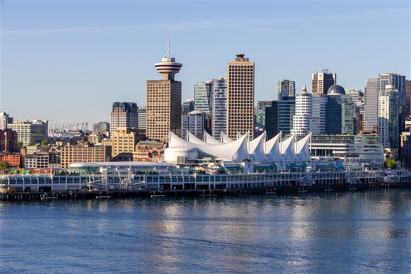 Vancouver skyline representing Canada’s growing enterprise technology and cloud investment market.
