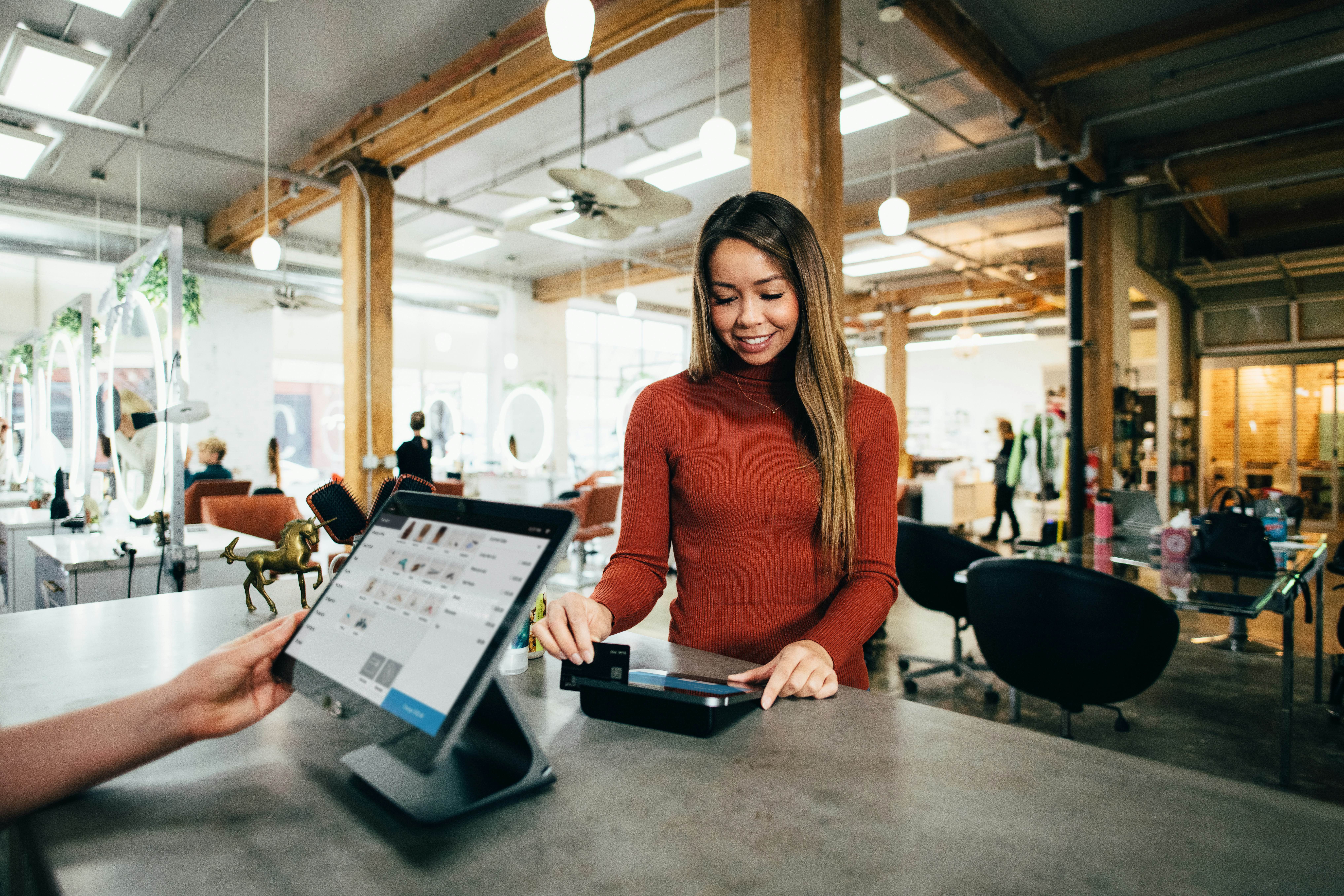 Customer uses credit card _ SAP Engagement Cloud