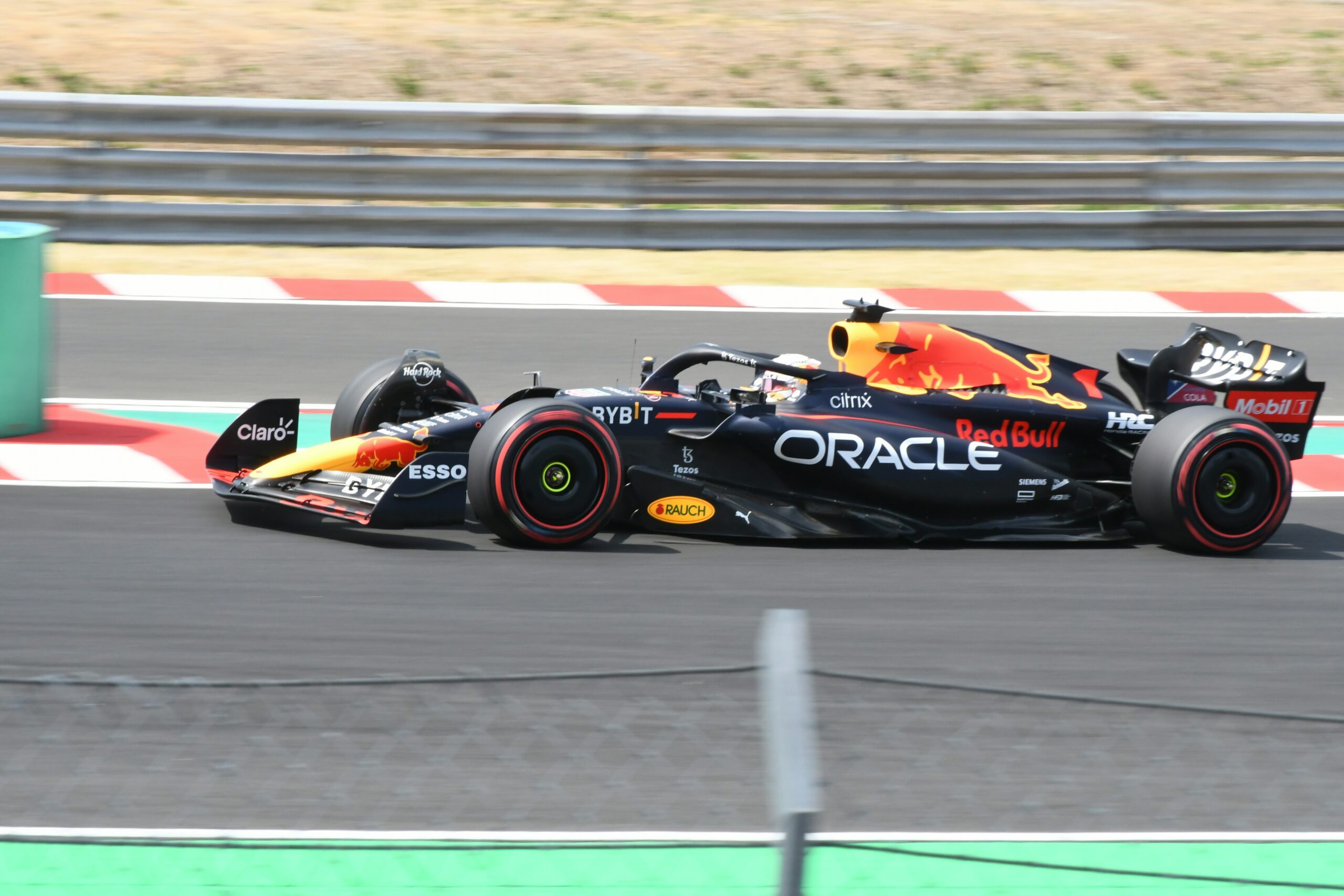 a-red-bull-racing-car-on-a-race-track-Oracle Red Bull Racing partnership