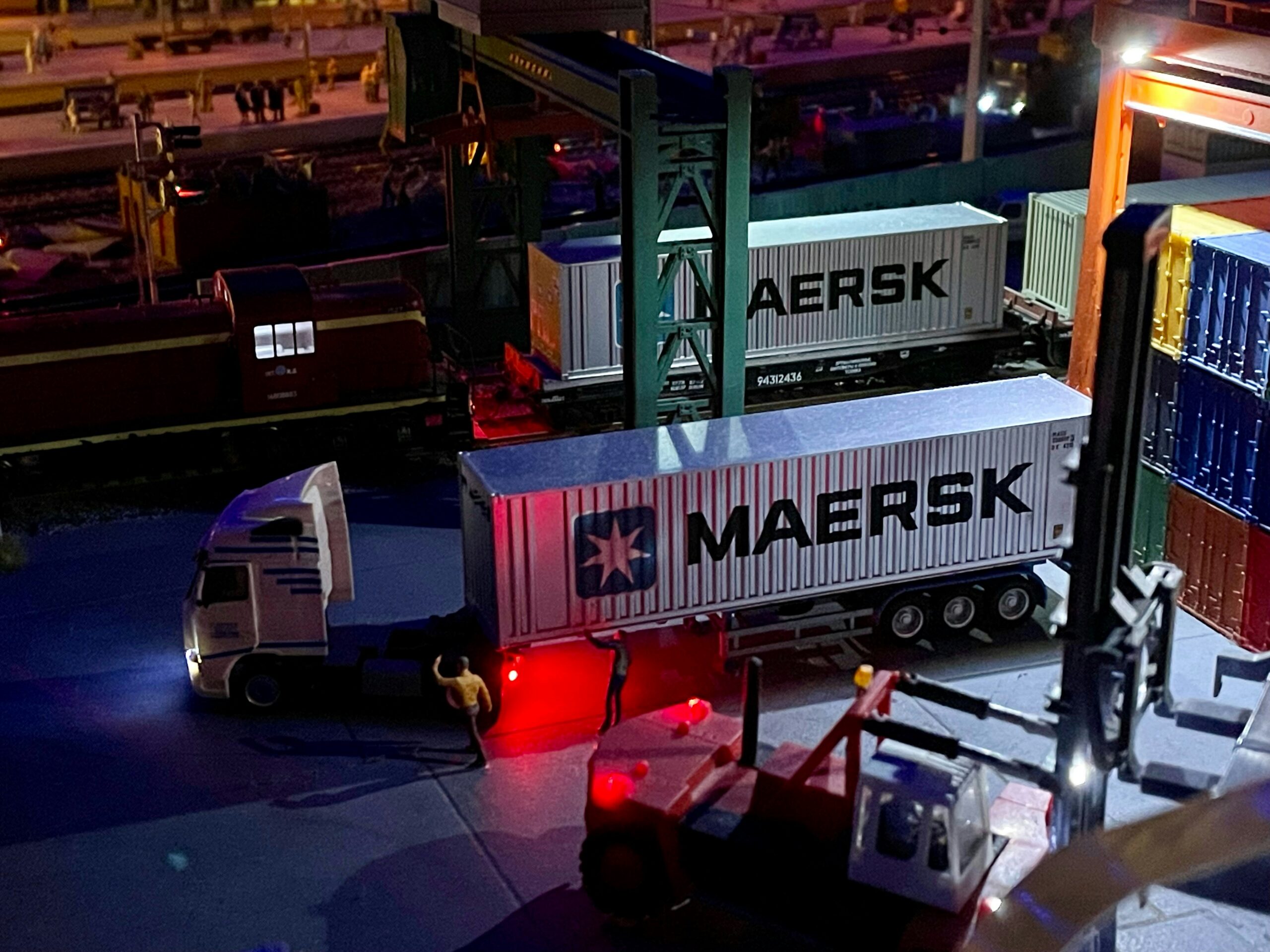 Maersk Shipping Containers on trucks_SAP on Azure cost optimization
